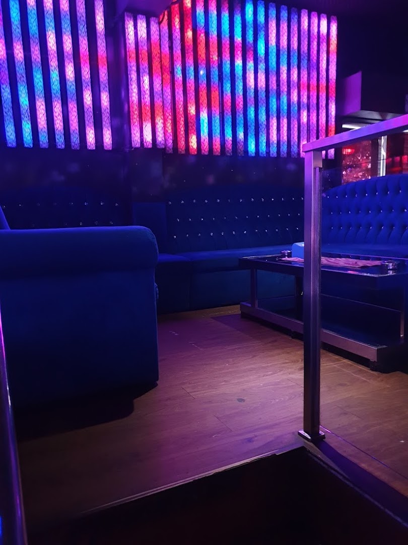 Blue Diamond Pub & Lounge 蓝宝石 — photo 5