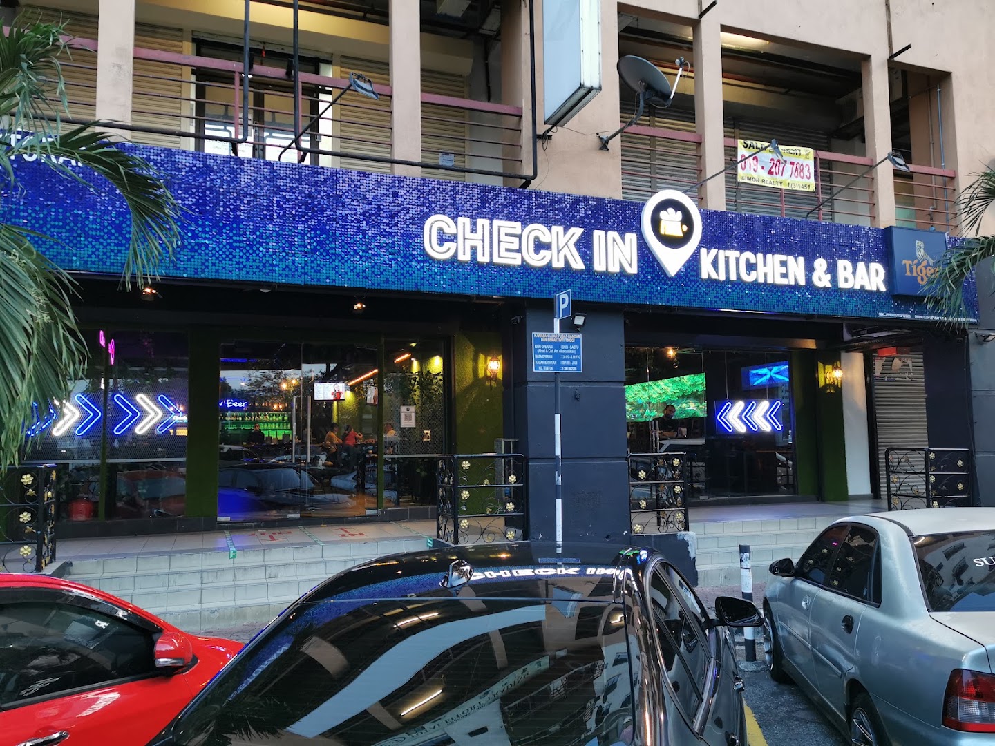 Check In Kitchen & Bar — photo 3