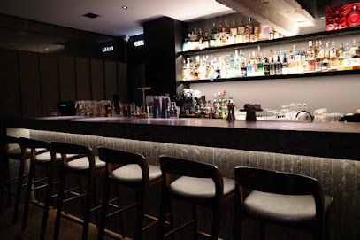 DC Moon Bar