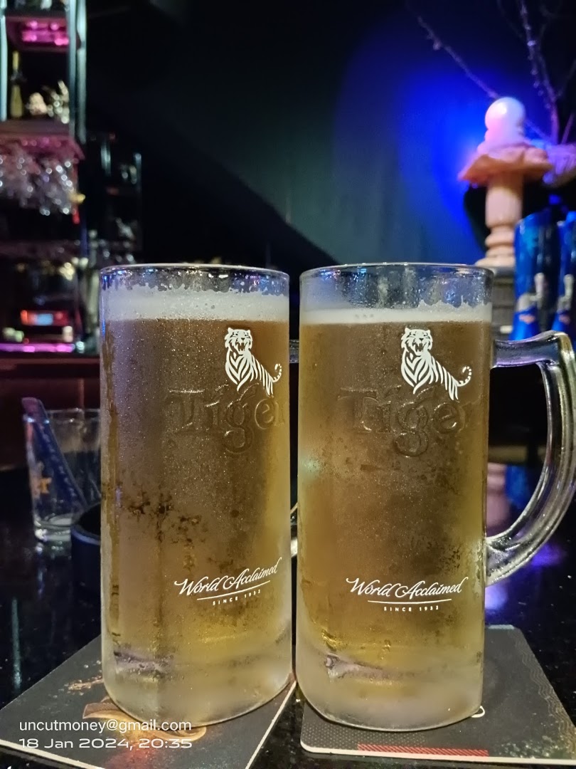 HARVEST SPORTS BAR — photo 3