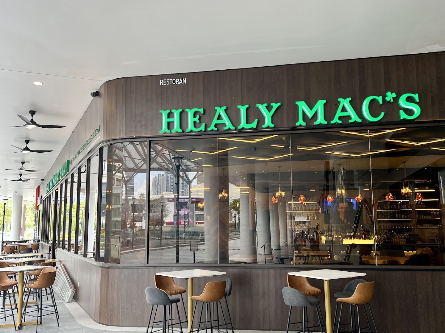 Healy Mac's Irish Bar & Restaurant - Pavilion Bukit Jalil — photo 2