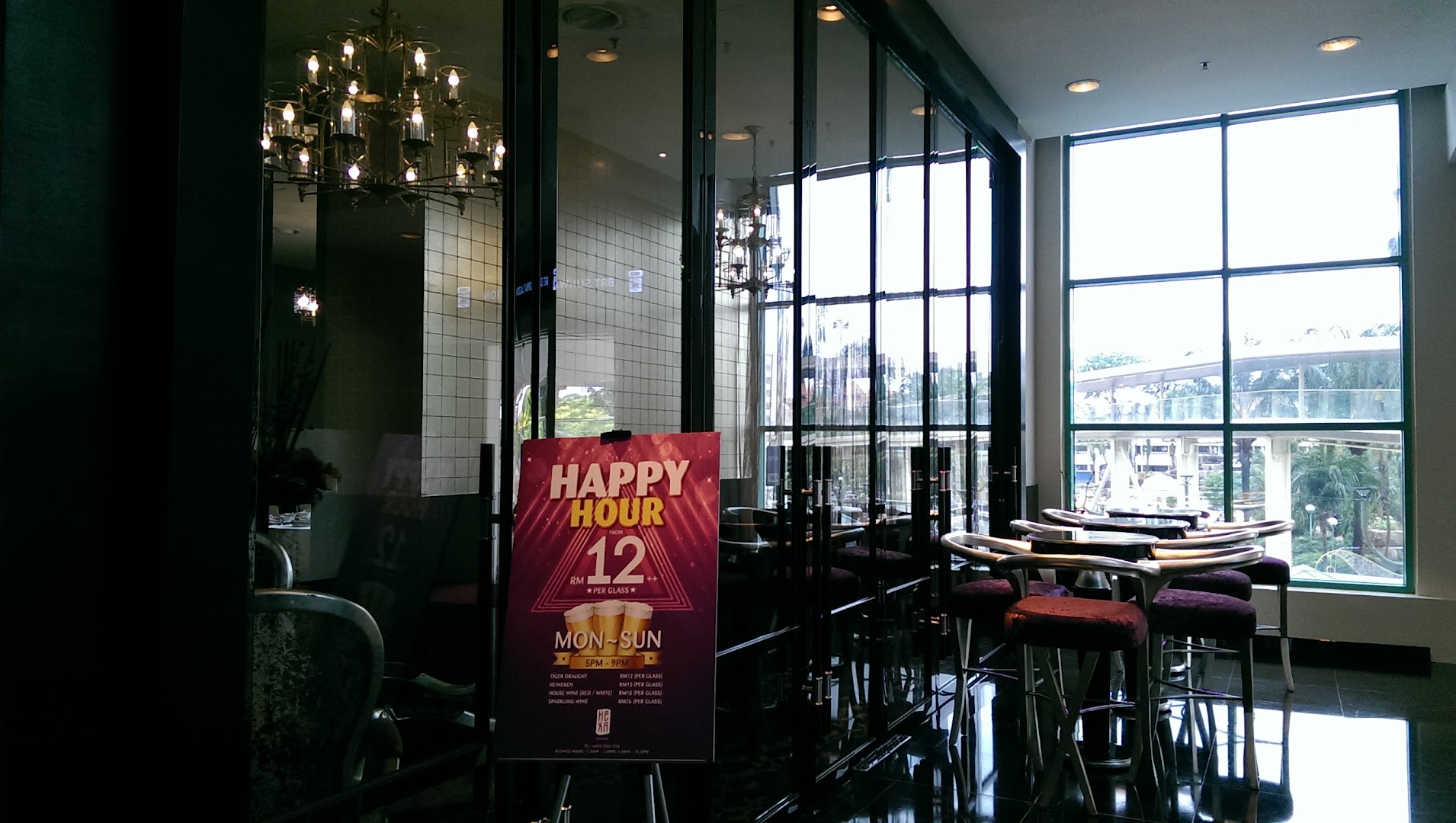 HEXA Lounge — photo 2