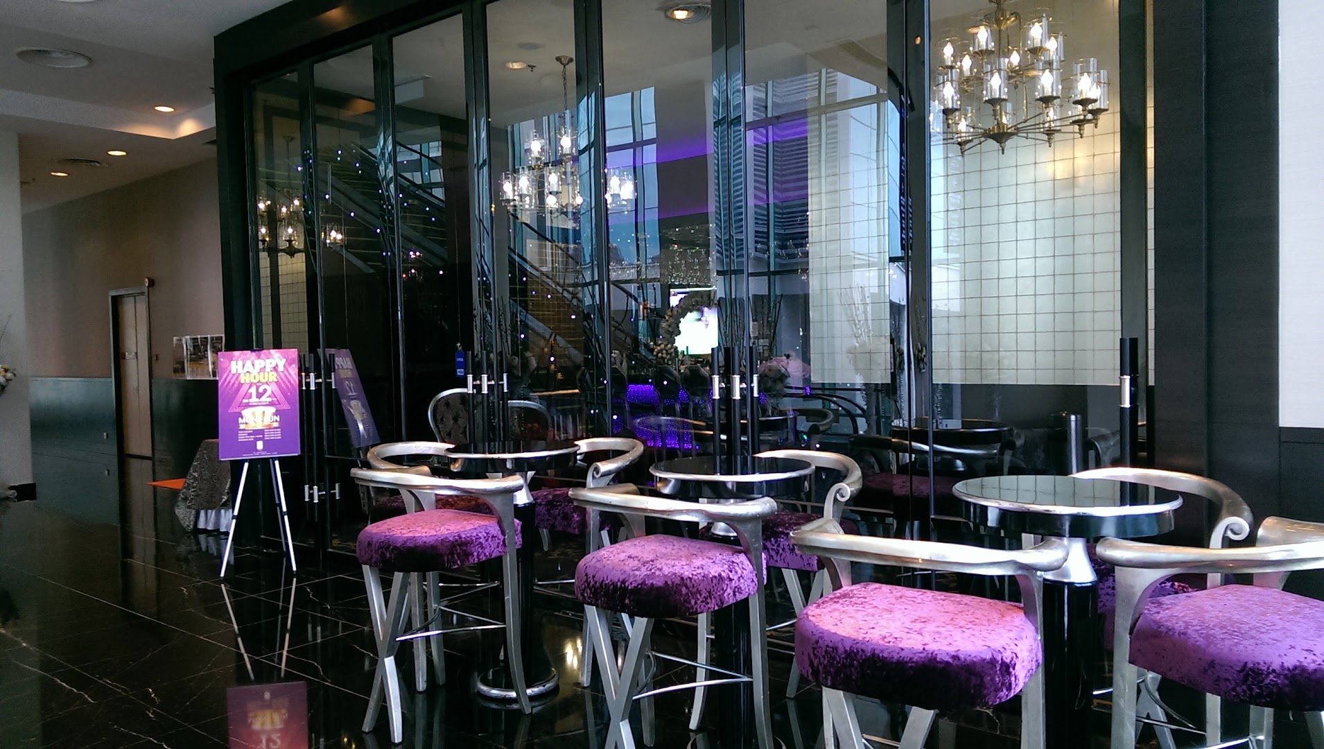HEXA Lounge — photo 3