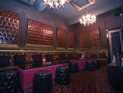 HOLLAN Bar & Restaurant