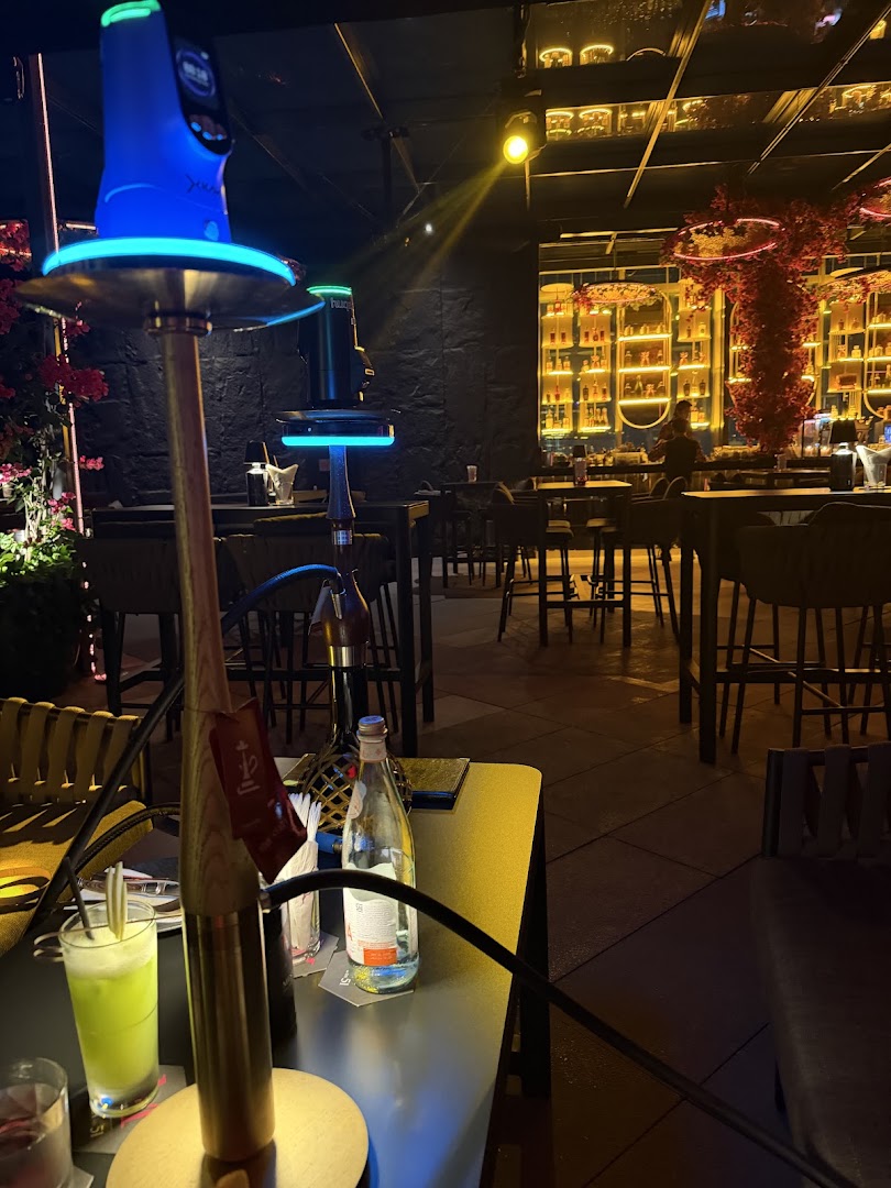 Huqaholiq Lounge at Mesa on 51 — photo 4