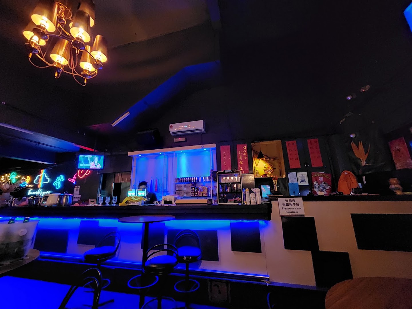 IBlue Pub & Cafe — photo 3