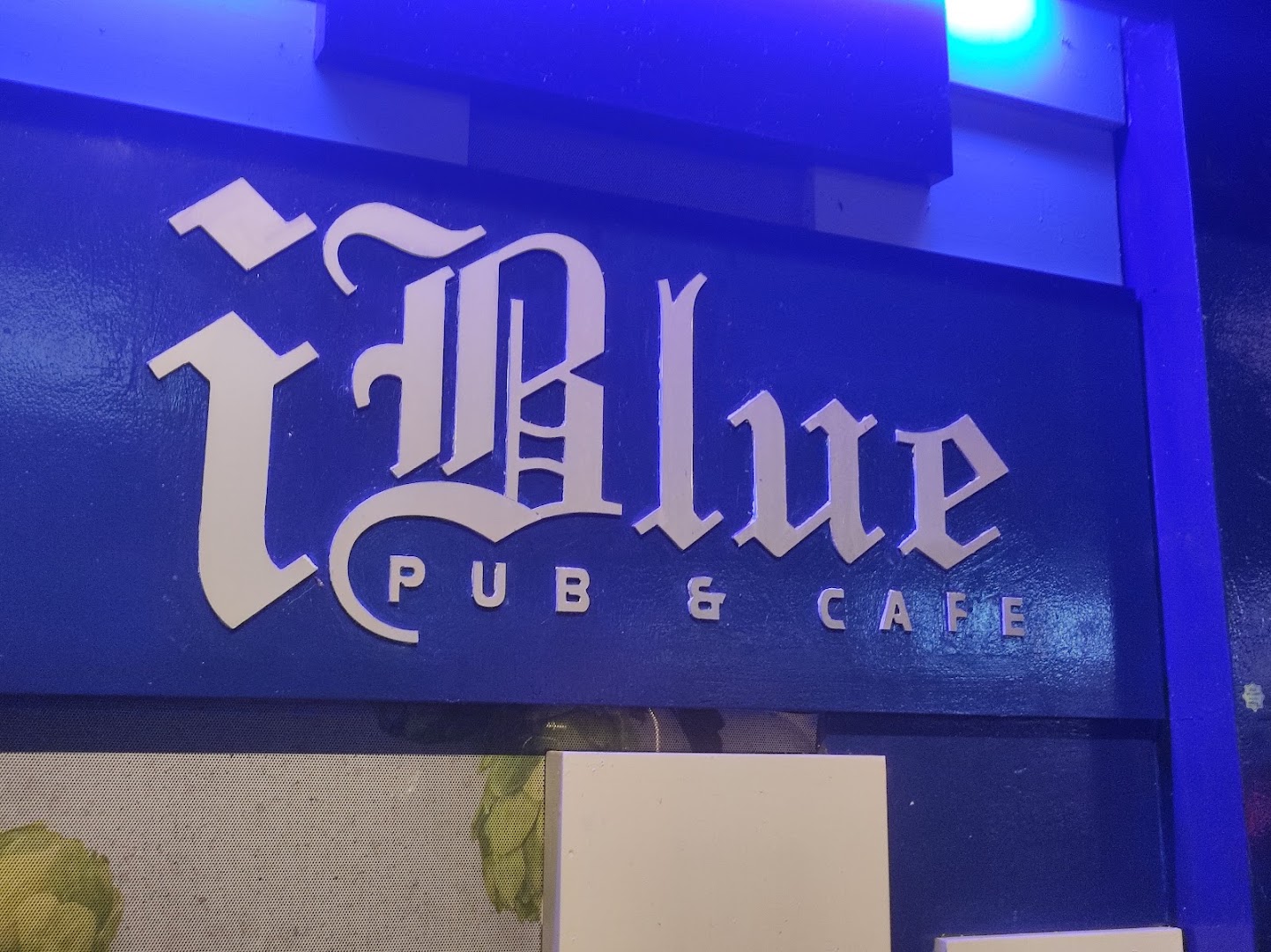 IBlue Pub & Cafe — photo 4