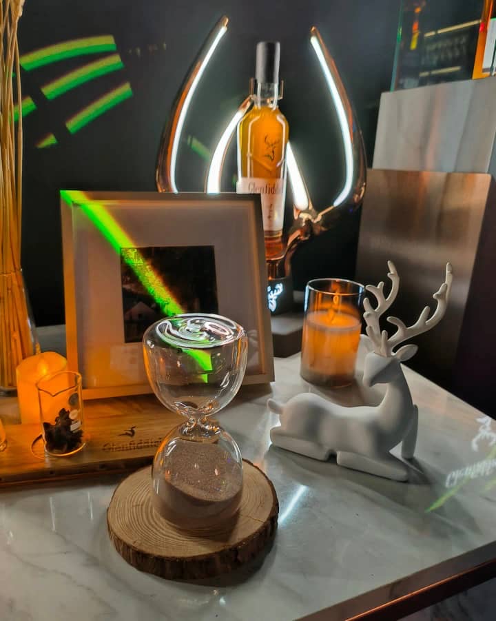 JUSTSOBER -THE HIDDEN BAR — photo 3
