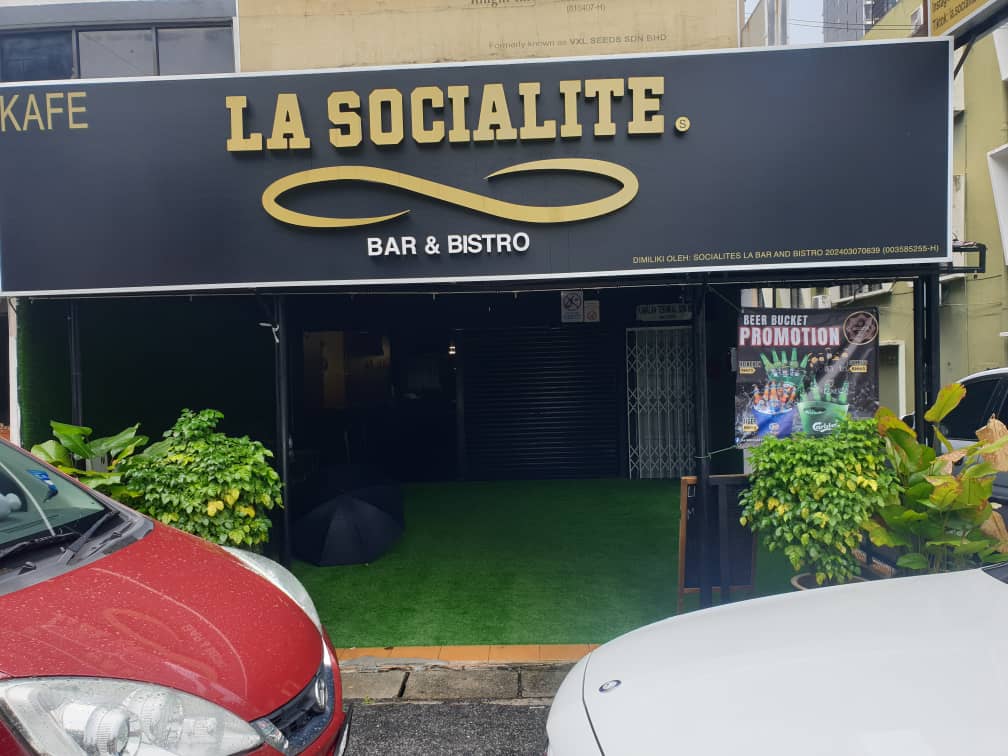La Socialites Bar & Bistro — photo 2