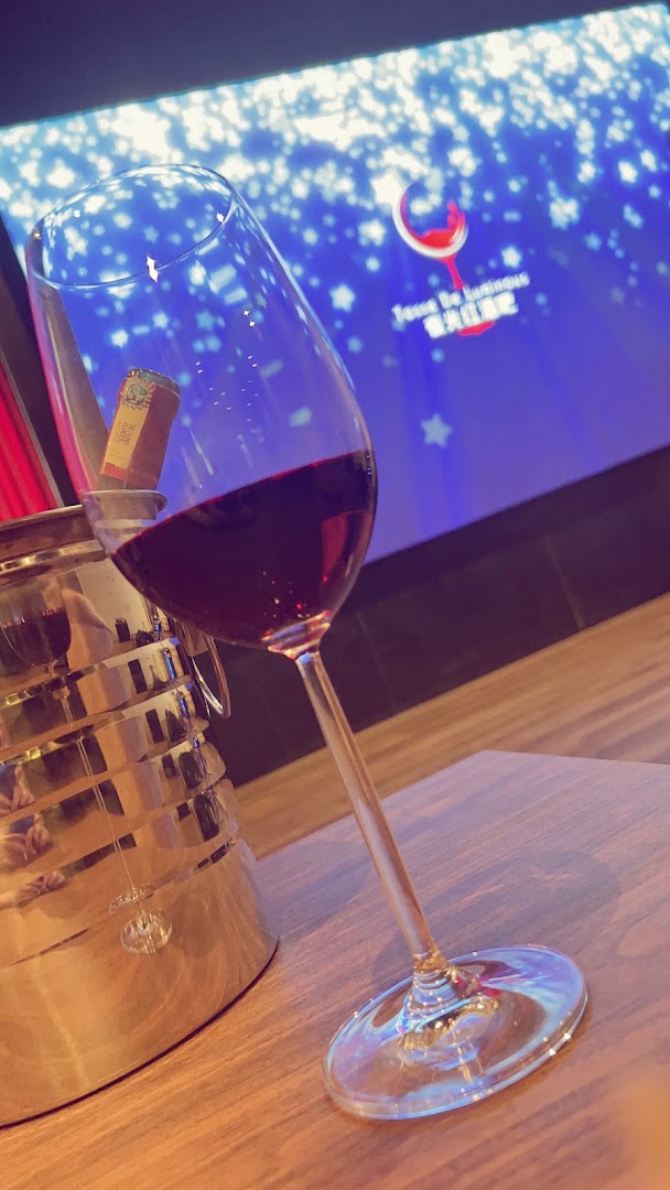Luxury Avenue Bar — photo 3