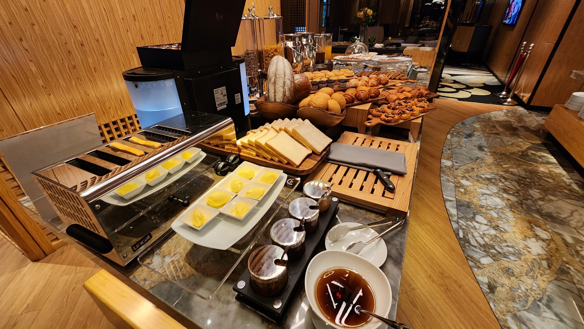 M Lounge @ M Resort Hotel Kuala Lumpur — photo 5