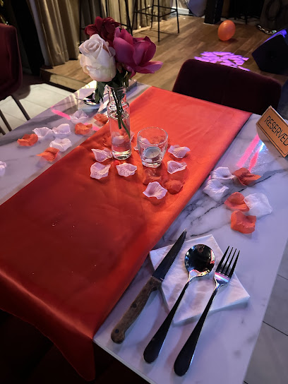 M Lounge Restaurant & Bar