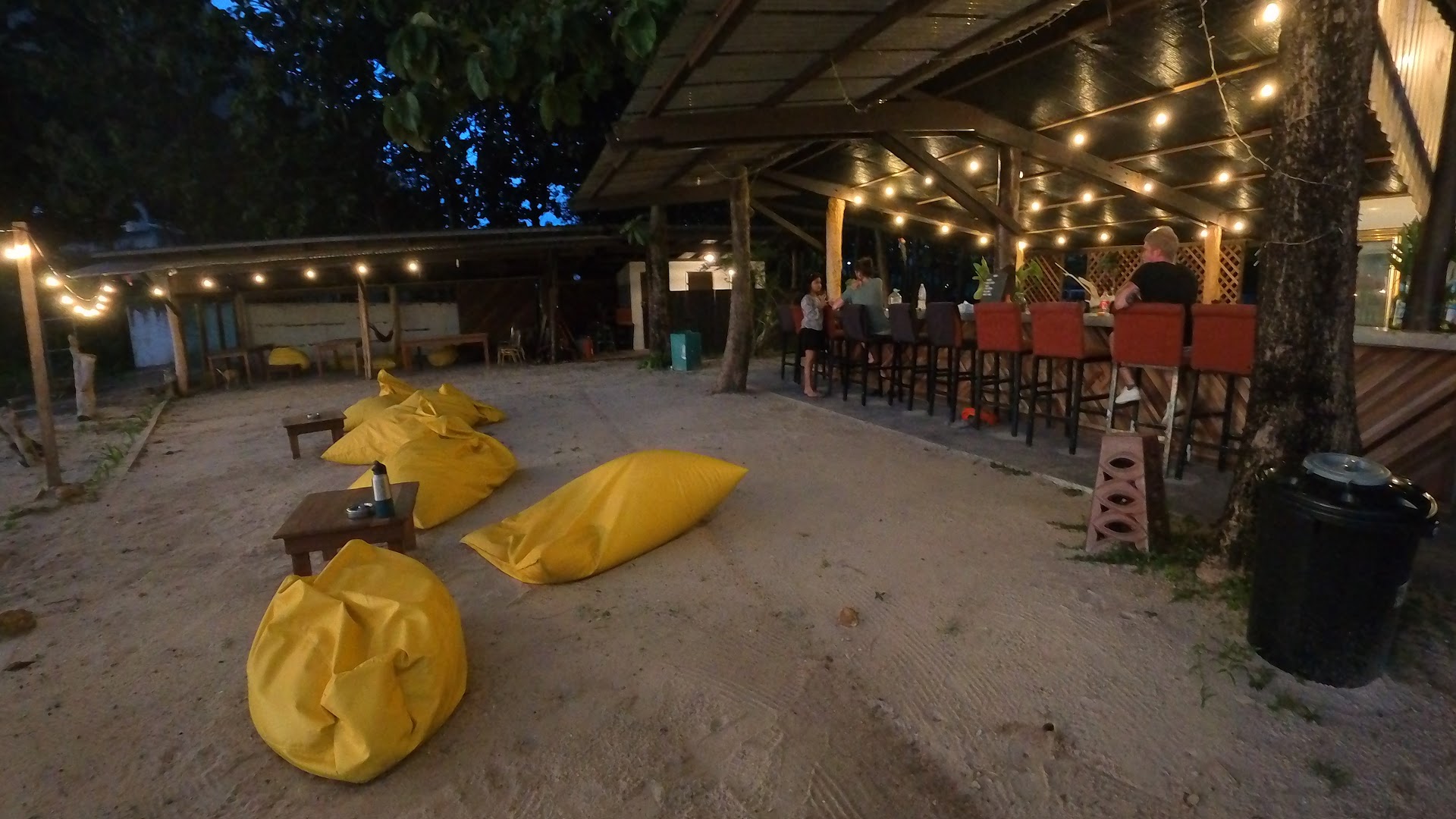 Mirage Beach Bar — photo 4