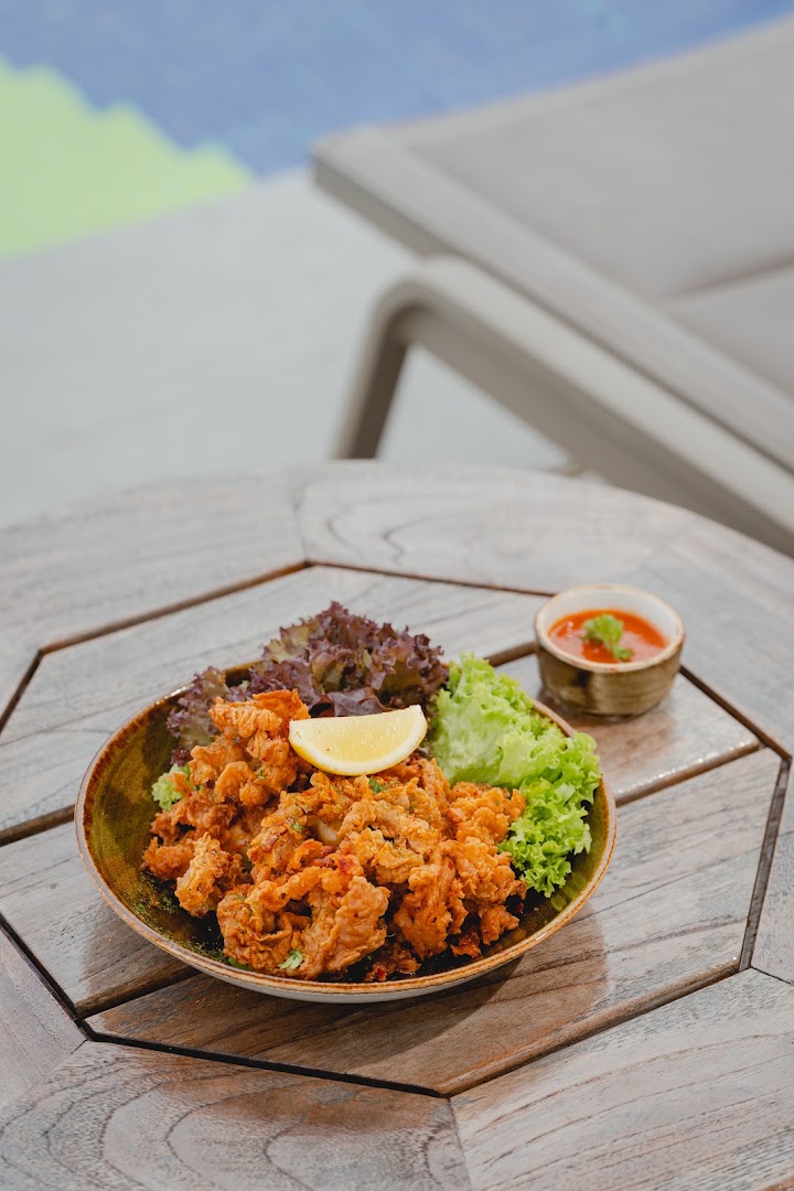Pool Bar by Courtyard by Marriott® Setia Alam — photo 4