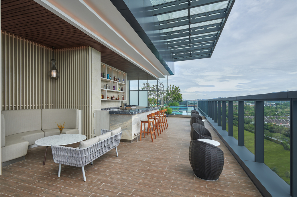 Pool Bar by Courtyard by Marriott® Setia Alam — photo 5