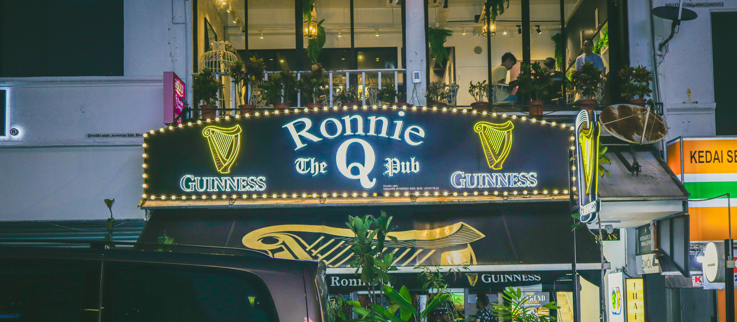 Ronnie Q Pub & Restaurant