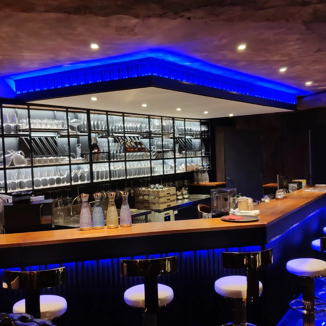 Santorini Lounge • Puchong — photo 2