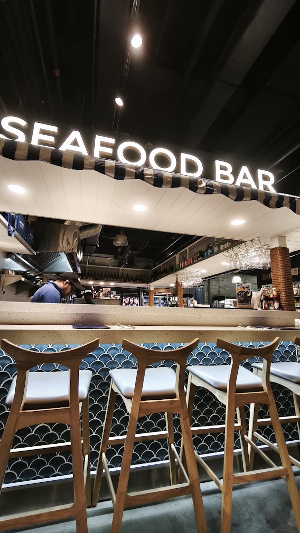 Shucked Oyster And Seafood Bar • Publika — photo 3