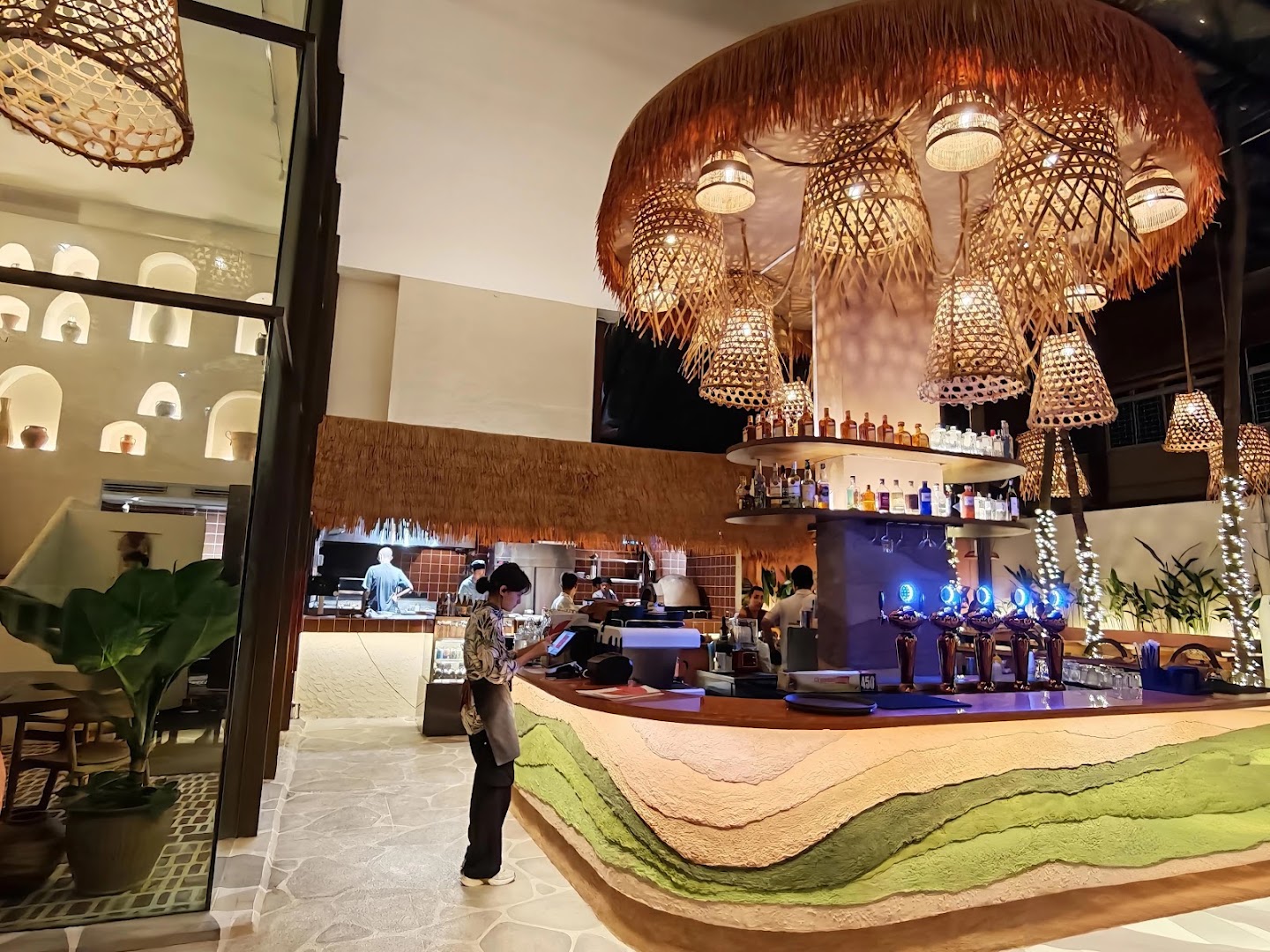 Solh Restaurant & Bar — photo 4