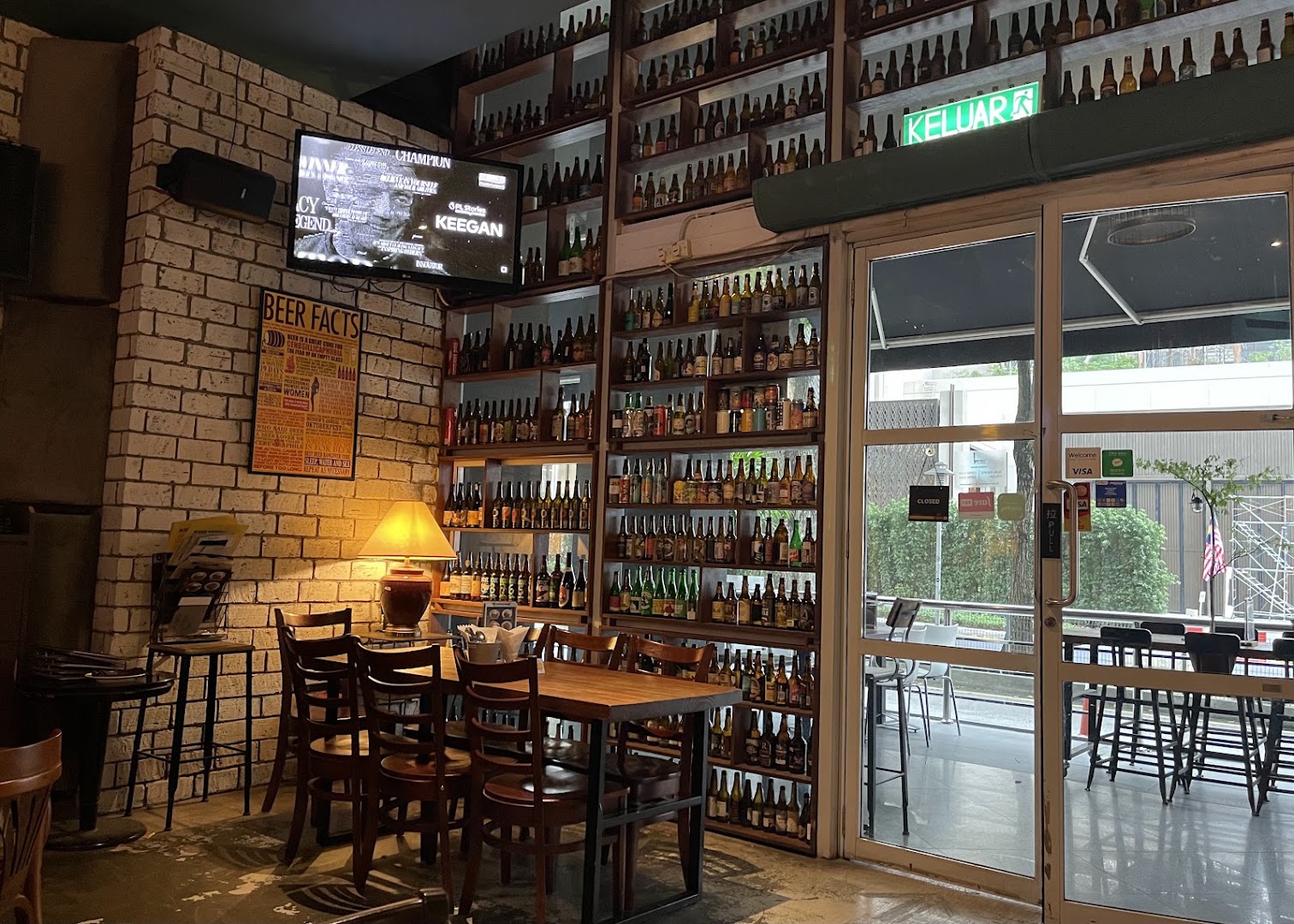 Taps Beer Bar — photo 2