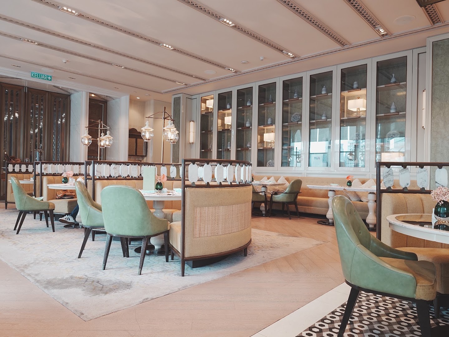 The Lounge at Four Seasons — photo 5