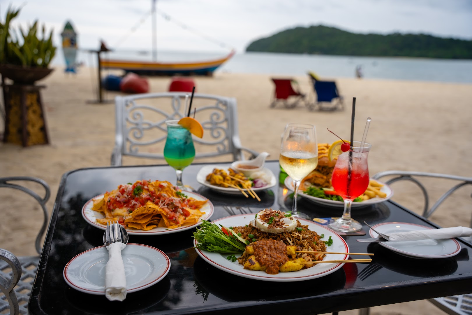 Tropical Beach Bar — photo 4