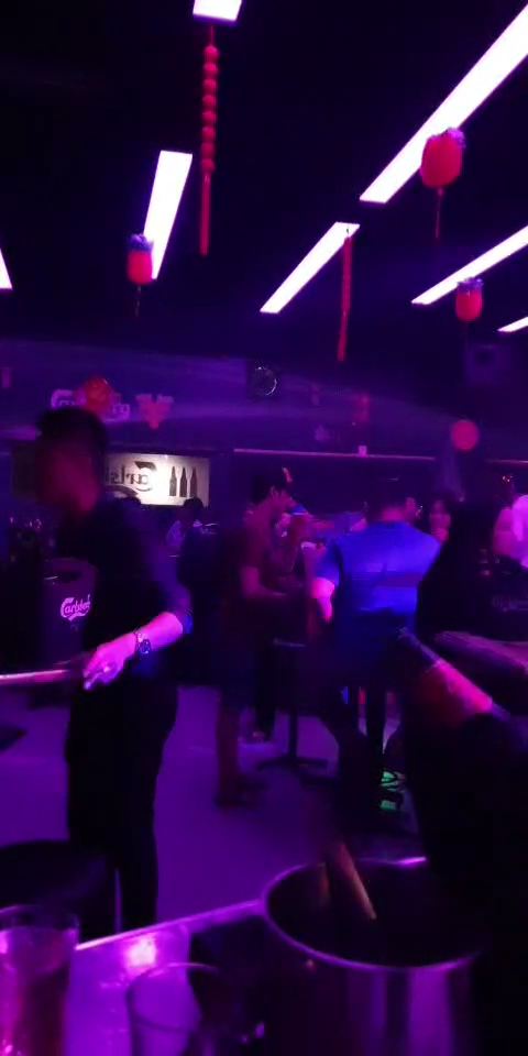 V We V Bar — photo 3