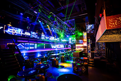 W CLUB KL